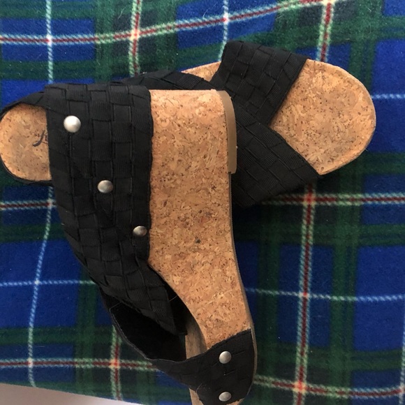 Lucky Brand slip on wedge - Picture 2 of 4